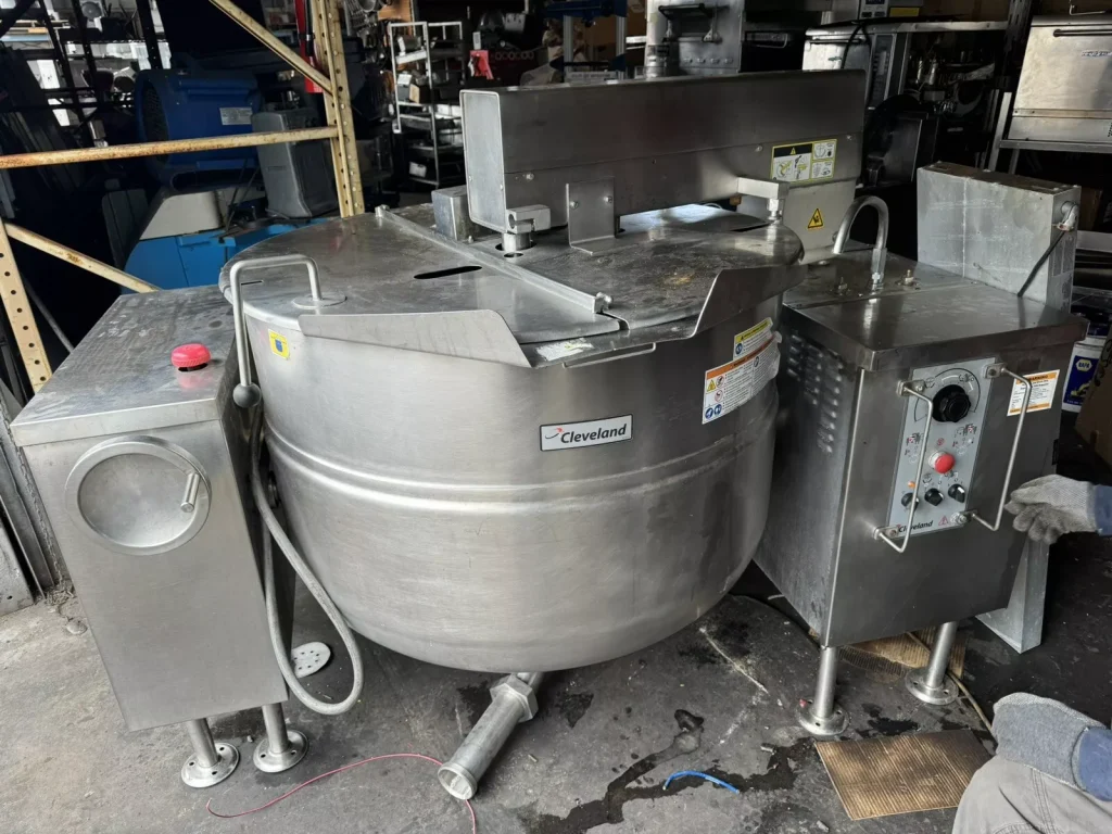 2016 Cleveland MKDL-125-T – 125 Gallon Tilting Steam Jacketed Mixer Kettle