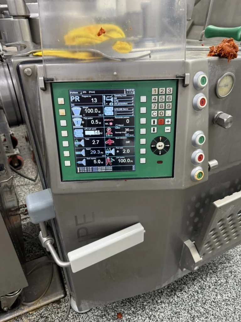2018 Vemag HP10E Vacuum Stuffer with LGP 208 Servo Twister/Linker and Loader