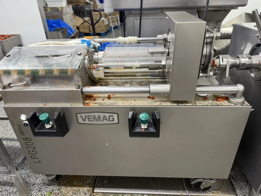 2018 Vemag HP10E Vacuum Stuffer with LGP 208 Servo Twister/Linker and Loader