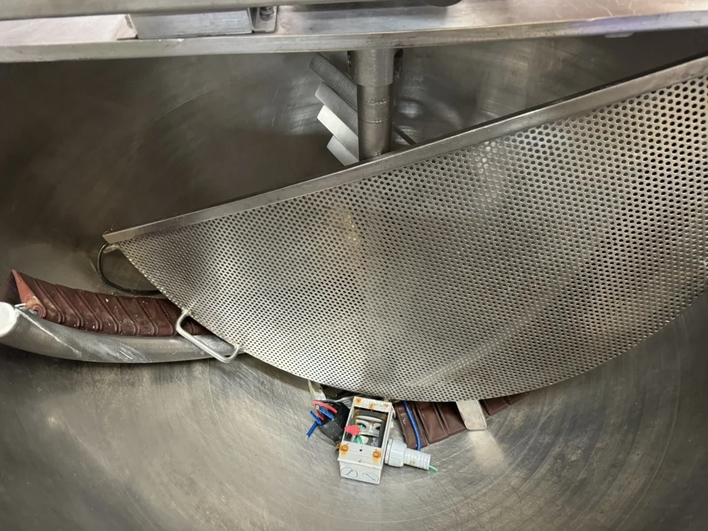 2016 Cleveland MKDL-125-T – 125 Gallon Tilting Steam Jacketed Mixer Kettle